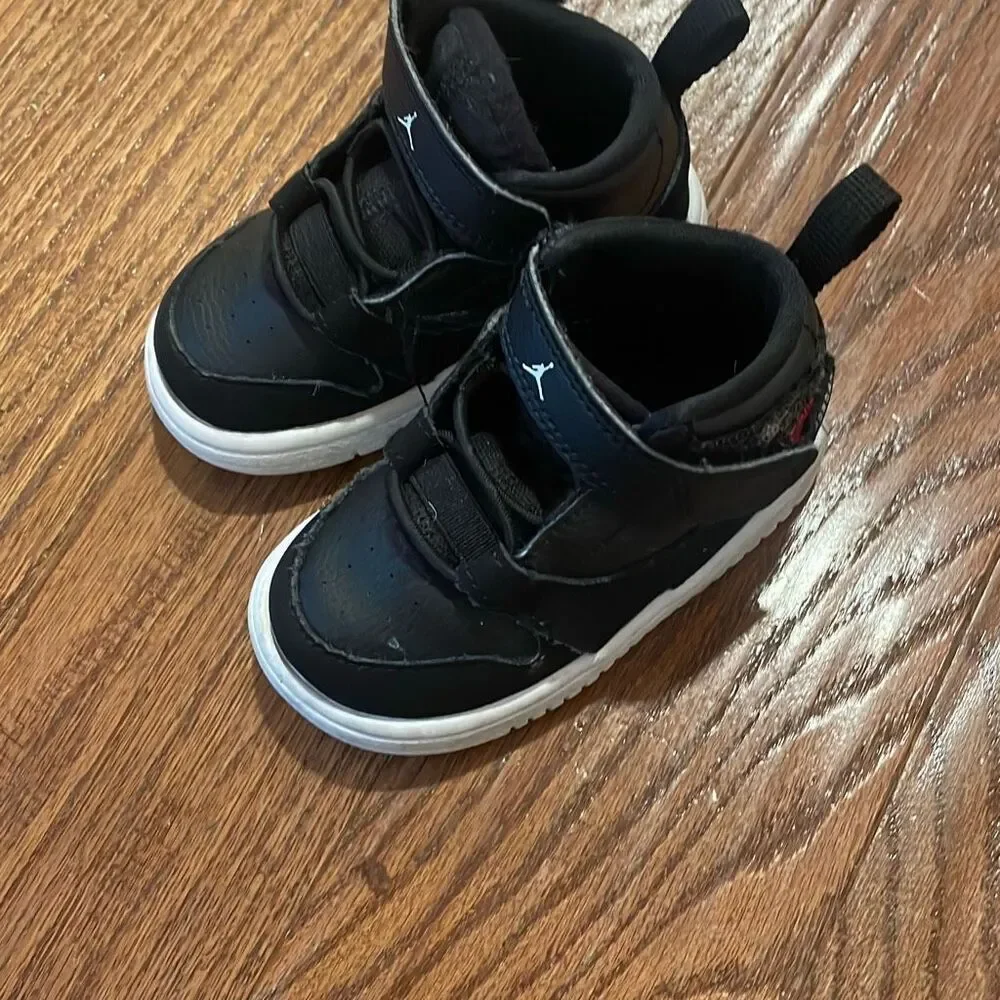 Nike Jordan Fadeaway black sneaker size 5 - Picture 2 of 11